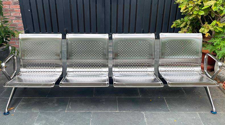 Ghế băng inox 4 chỗ ngồi thường dùng cho bệnh viện