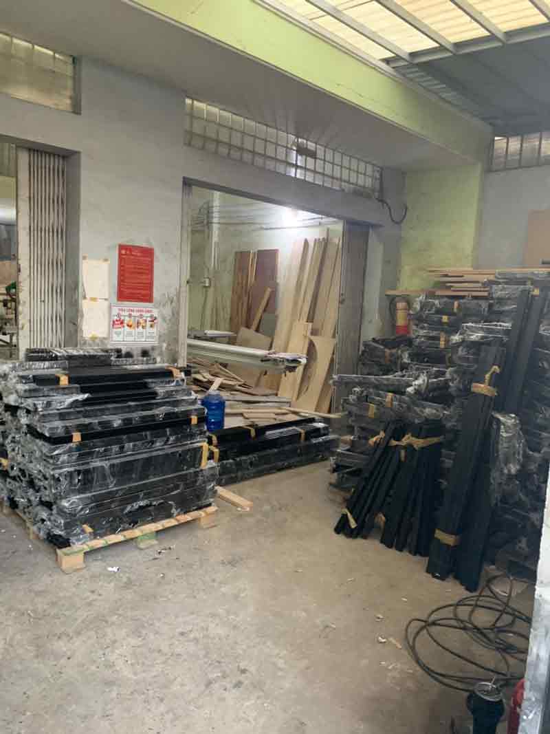 Kho chân bàn văn phòng Phan Huy Ích