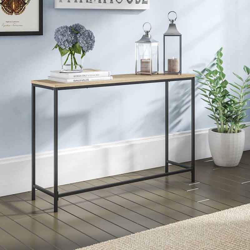 Sác và vật dụng trang trí là món cơ bản không thể thiếu trên bàn console đơn giản